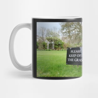 Please keep off the grass notice Mug